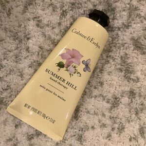 Crabtree & Evelyn Summer Hill Hand Therapy Hand Cream NWT 3.5oz tube -wrong box